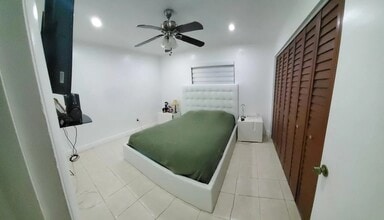 11821 SW 123rd Ave in Miami, FL - Building Photo - Building Photo