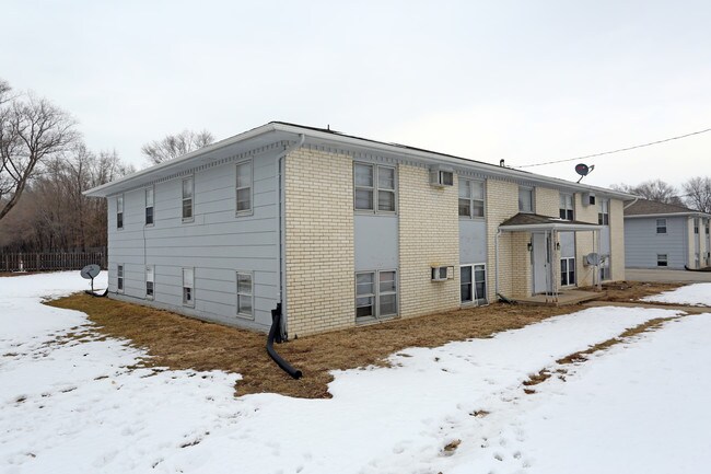 4701 NW 62nd Ave in Johnston, IA - Foto de edificio - Building Photo