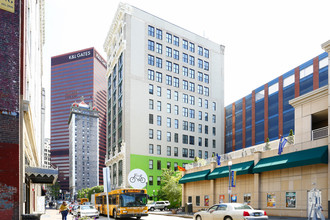 Century Building in Pittsburgh, PA - Foto de edificio - Building Photo