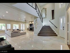 2609 Sun Reef Rd in Las Vegas, NV - Foto de edificio - Building Photo