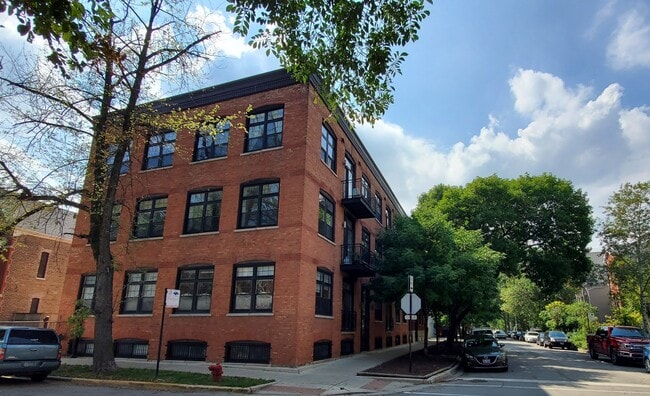 property at 1801 W Thomas St