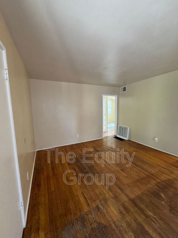 702 N Jacob St in Visalia, CA - Building Photo - Building Photo