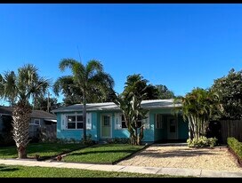 5321 Newton Ave S in Gulfport, FL - Building Photo