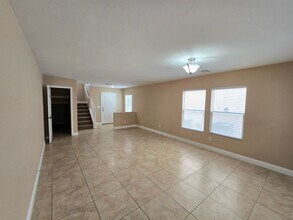 245 Country Greens Ave in Las Vegas, NV - Building Photo - Building Photo