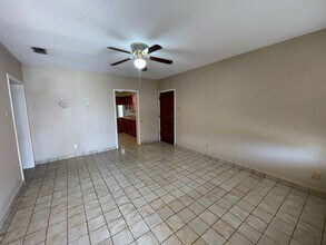 2015 Rosario St in Laredo, TX - Building Photo - Building Photo