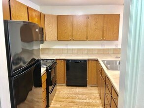 5400 Mountain Blvd in Oakland, CA - Building Photo - Building Photo