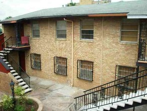 326 W Cypress St in San Antonio, TX - Building Photo - Building Photo