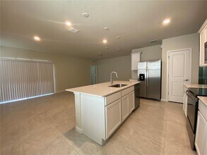 2110 Charming Ave in Davenport, FL - Building Photo - Building Photo