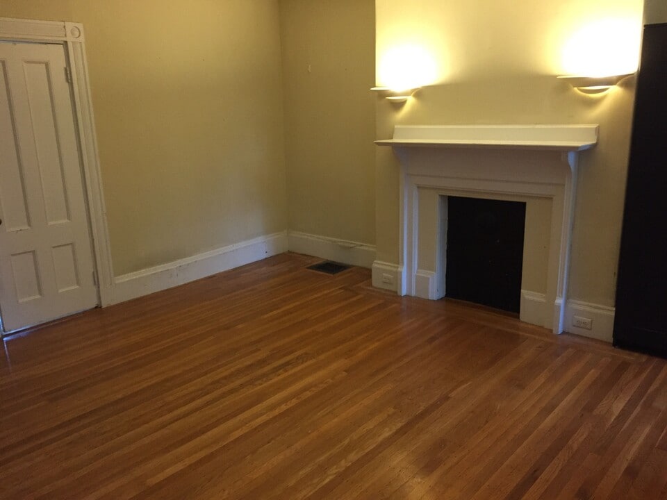429 Marlborough St, Unit 3B in Boston, MA - Foto de edificio