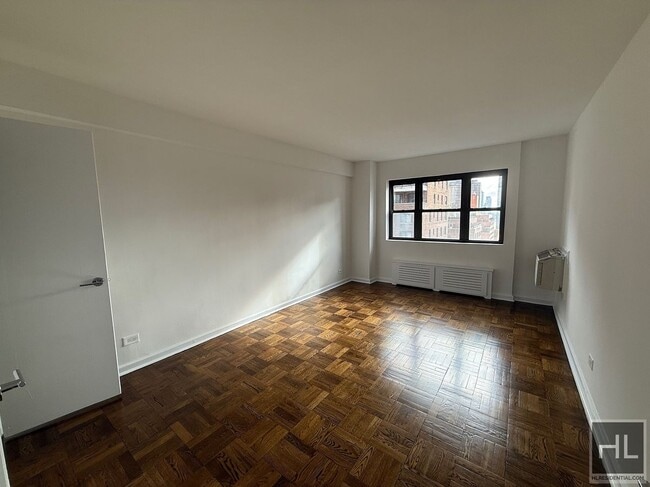 EAST 35 STREET in New York, NY - Building Photo - Building Photo