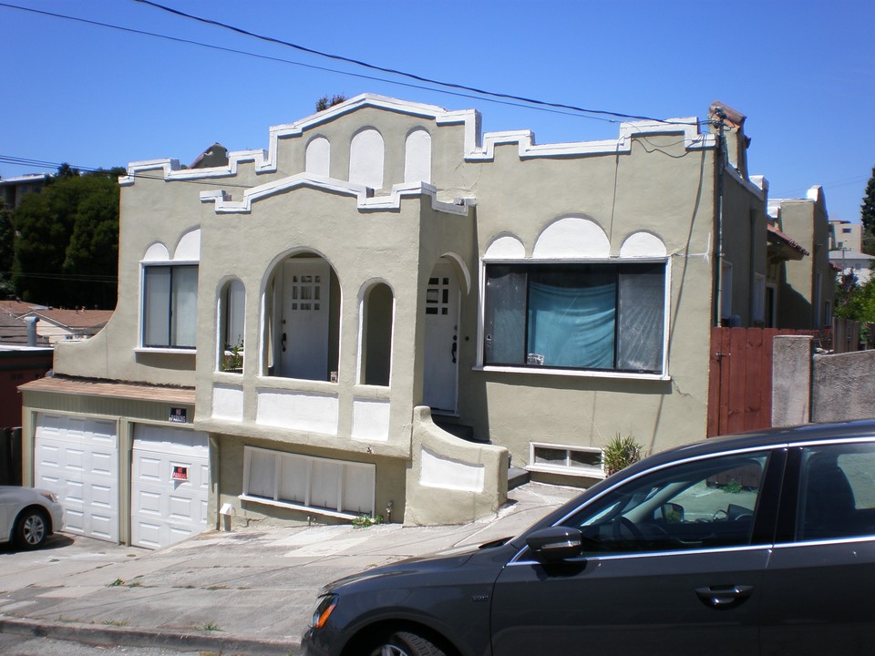 616 Hillsborough St in Oakland, CA - Foto de edificio