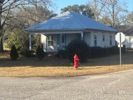 18705 Florida St in Robertsdale, AL - Building Photo