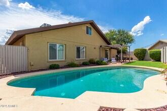 2644 E Sylvia St in Phoenix, AZ - Building Photo - Building Photo