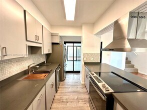 3147 Jackson Ave in Miami, FL - Building Photo - Building Photo