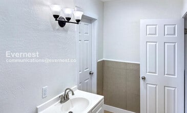 2317 W Adams St in Phoenix, AZ - Foto de edificio - Building Photo