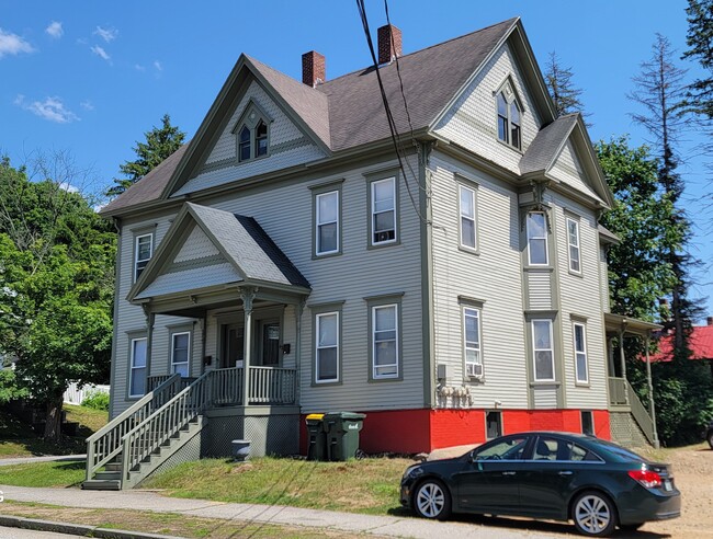 93 Baldwin St, Unit #3 in Laconia, NH - Building Photo - Building Photo