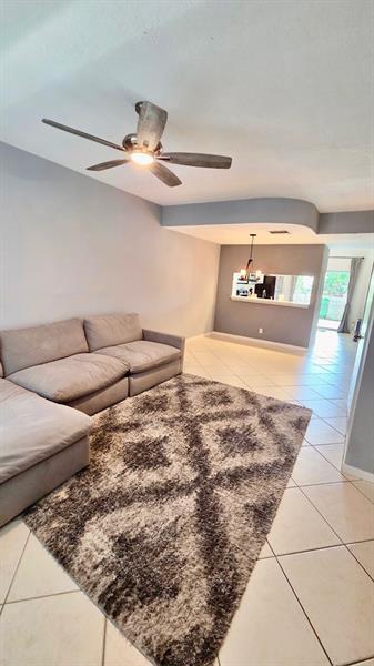 5400 Jubilee Way in Margate, FL - Building Photo - Building Photo