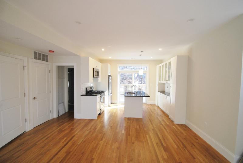 143 Marcella St, Unit 1 in Boston, MA - Building Photo