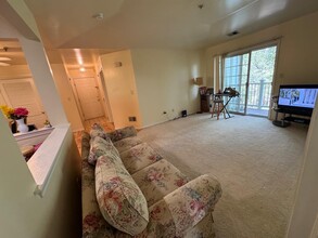 1138 Waterford Dr, Unit 1138 in Edison, NJ - Building Photo - Building Photo