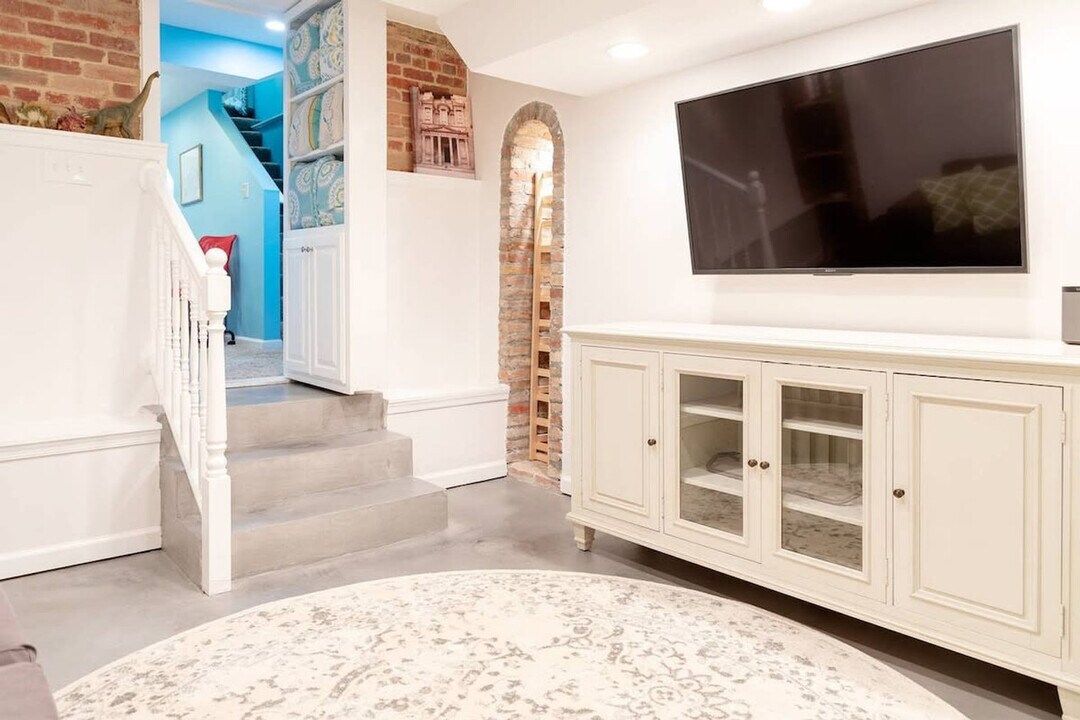3708 Albemarle St NW in Washington, DC - Building Photo