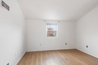 689 2nd St in Secaucus, NJ - Building Photo - Building Photo