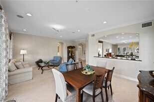 2658 Bolero Dr in Naples, FL - Building Photo