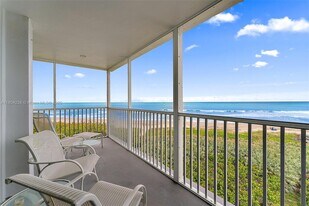 669 NE Plantation Rd in Stuart, FL - Building Photo