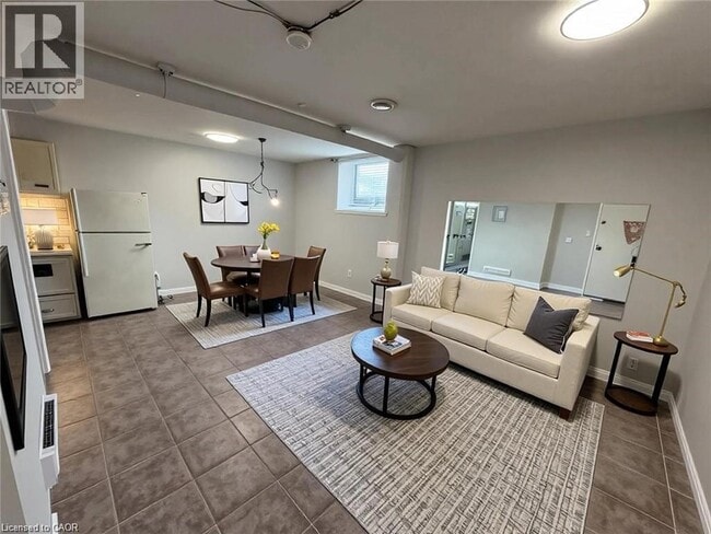 property at 7 Mary St