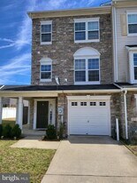 22746 Bayside Way in California, MD - Building Photo