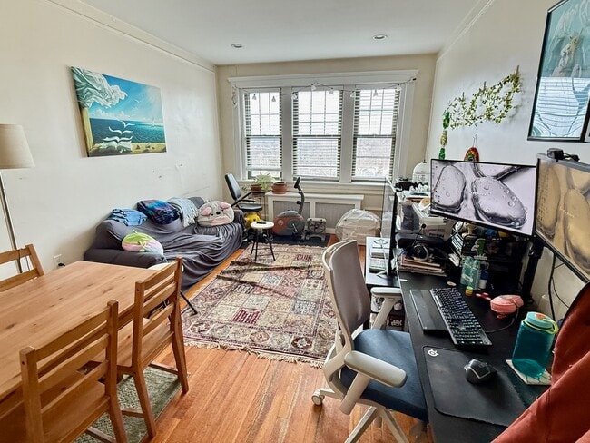 2003 Commonwealth Ave, Unit 29 in Boston, MA - Foto de edificio - Building Photo