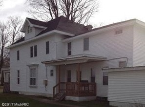 7 Unit Student Housing Near FSU in Big Rapids, MI - Building Photo - Building Photo