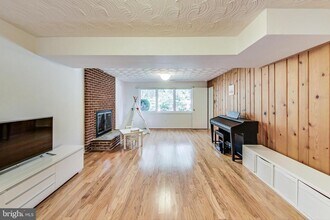 6515 E Halbert Rd in Bethesda, MD - Building Photo - Building Photo