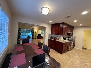 1642 Tahoe Dr in Milpitas, CA - Foto de edificio - Building Photo