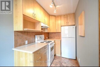 6 Oriole Crescent in Toronto, ON - Building Photo - Building Photo