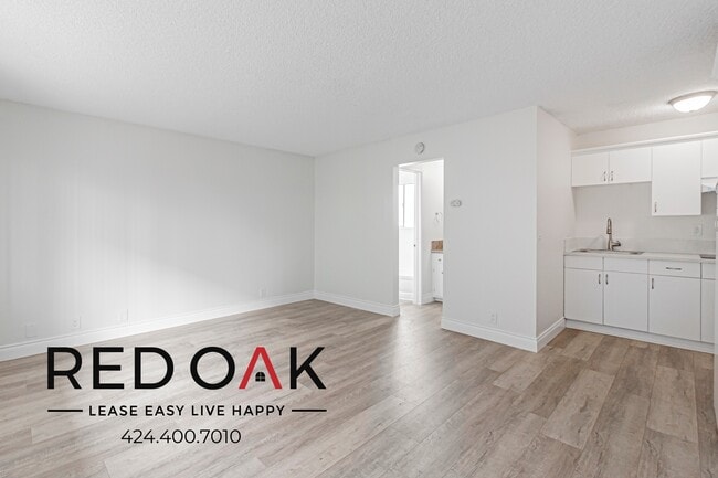 property at 7466 Rosemead Blvd