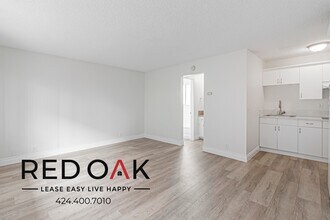 7466 Rosemead Blvd in Pico Rivera, CA - Foto de edificio - Building Photo