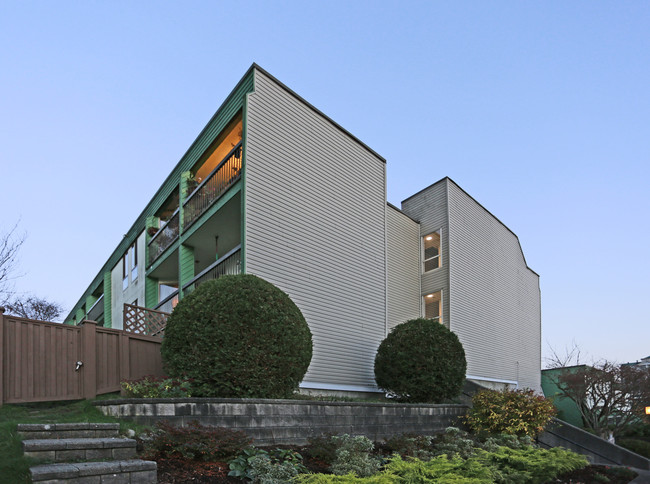 Brow of the Hill in New Westminster, BC - Building Photo - Building Photo