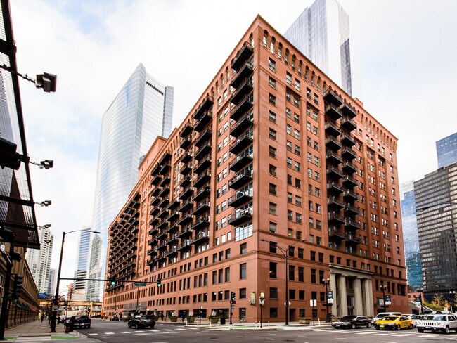 165 N Canal St in Chicago, IL - Foto de edificio - Building Photo