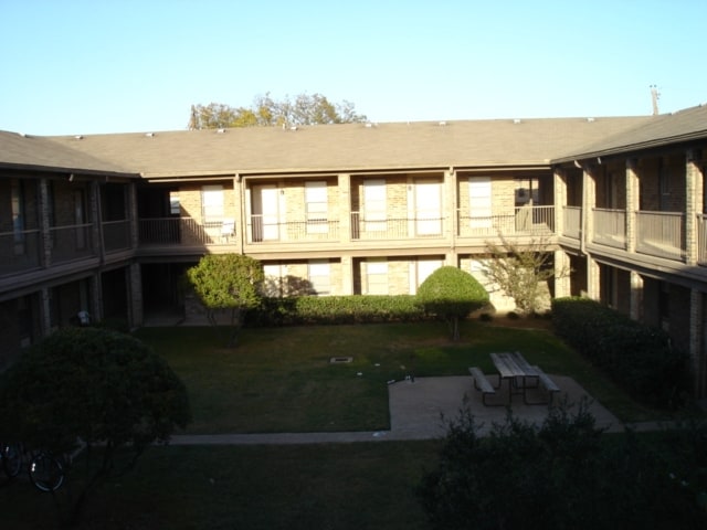 Casa Blanca in Waco, TX - Building Photo - Building Photo