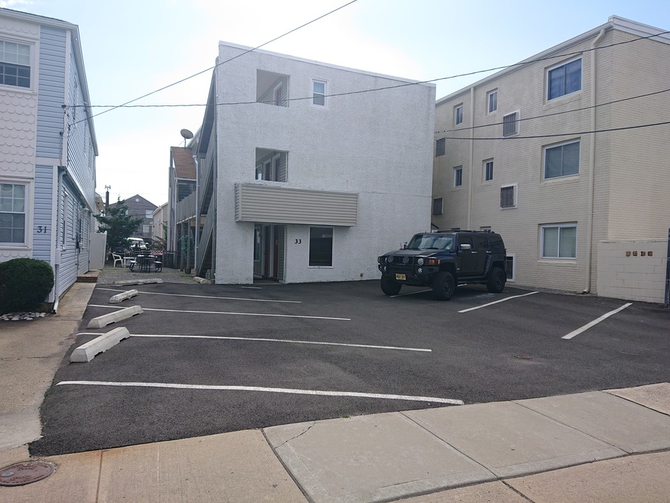 33 Fremont Ave in Seaside Heights, NJ - Building Photo