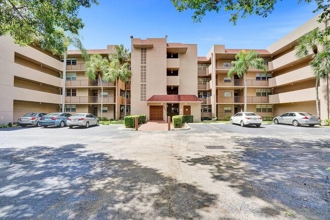 9531 Seagrape Dr, Unit 302