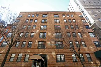 320 W 90th St in New York, NY - Foto de edificio - Building Photo