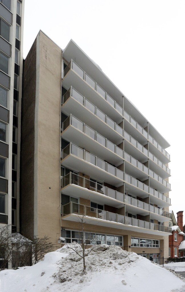 125 Somerset St W