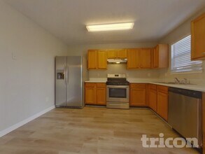 360 Springhaven Way SE in Lawrenceville, GA - Foto de edificio - Building Photo