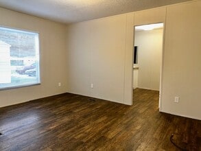 421 Chloe Cir in Timmonsville, SC - Building Photo - Building Photo