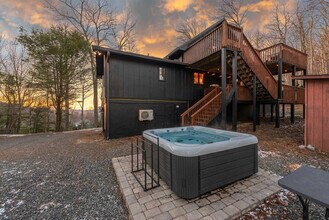 2338 El Miner Dr in Mars Hill, NC - Building Photo - Building Photo
