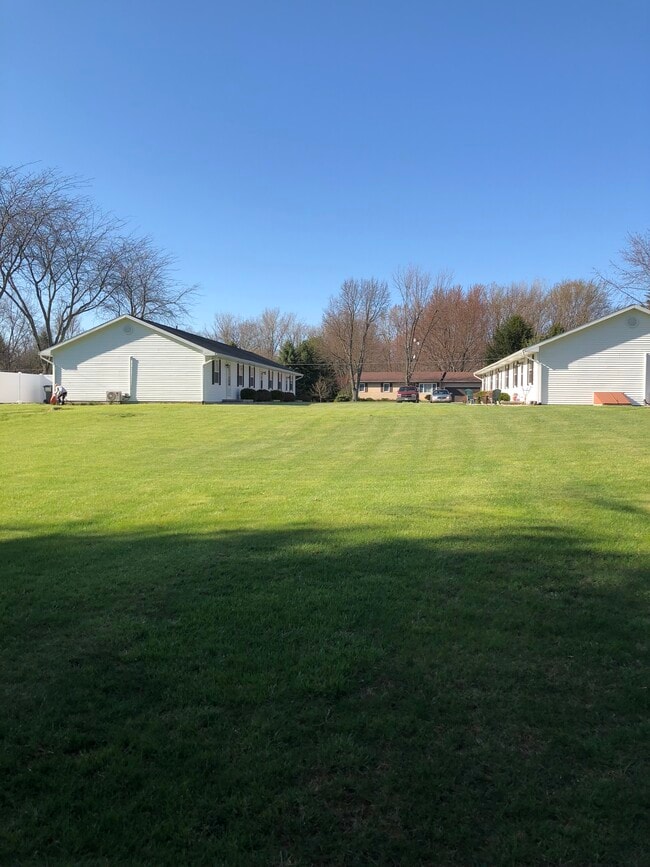 2929 Co Rd, Unit D in Clyde, OH - Foto de edificio - Building Photo