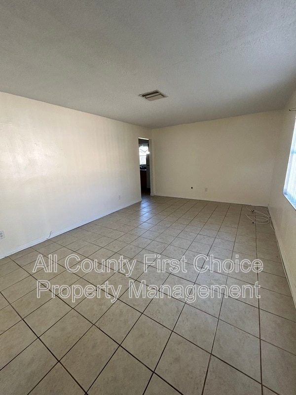 928 Lake Palms Dr in Largo, FL - Building Photo - Building Photo