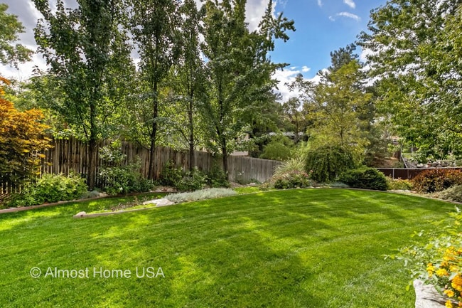 9722 Buttonwood Cir in Sandy, UT - Building Photo - Building Photo