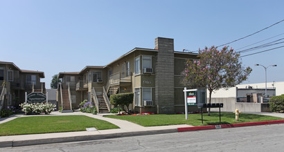 Genoa Garden Apartments in Monrovia, CA - Building Photo - Building Photo